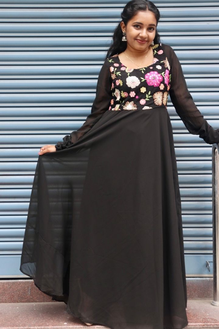 Manvi - Georgette Maxi - Black