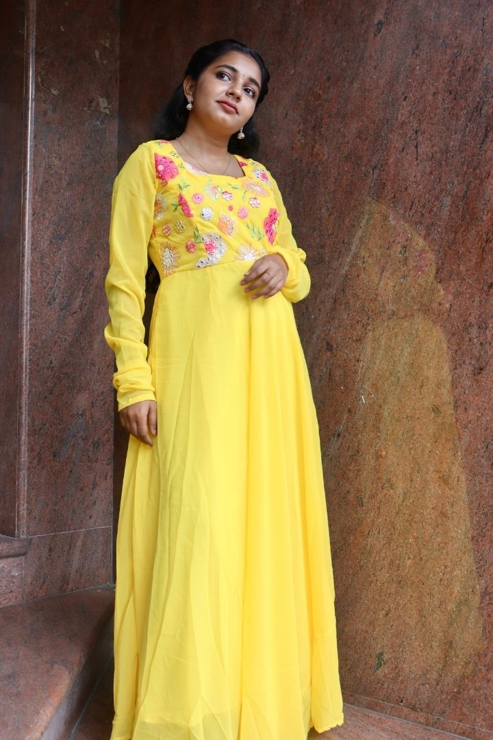 Manvi - Georgette Maxi - Yellow