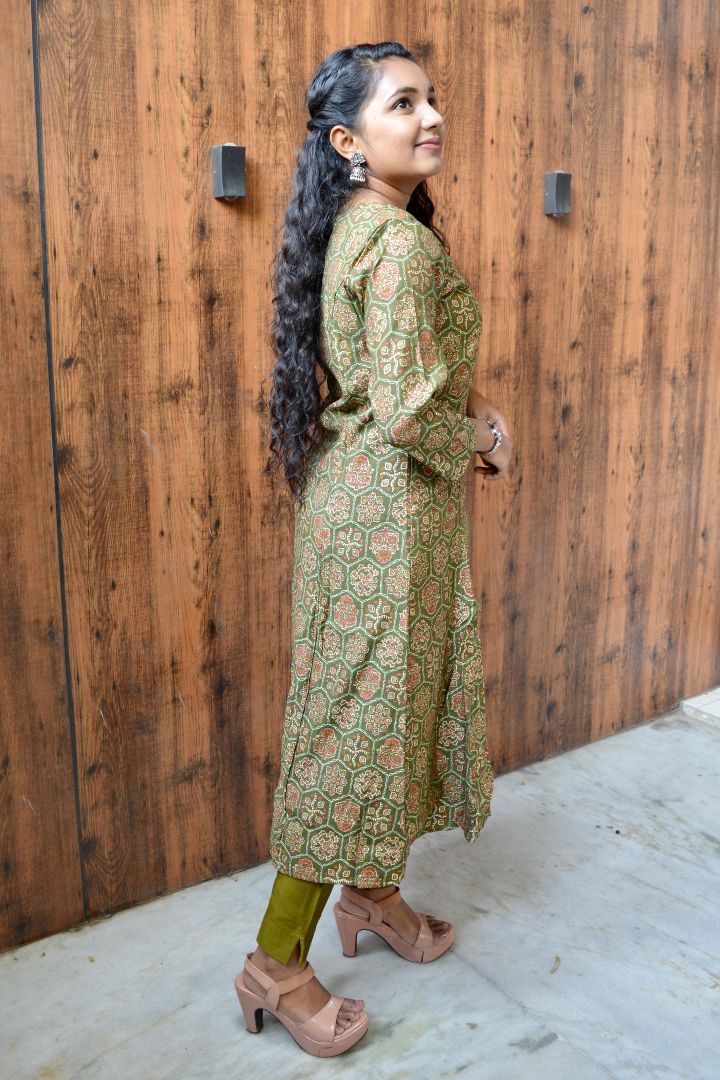 Mehendhi Green Gold Foil Print Kurta