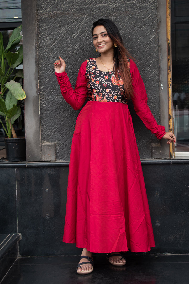 Monalisa Rocks The Cut-out Red And White Anarkali Striking Stunning Poses